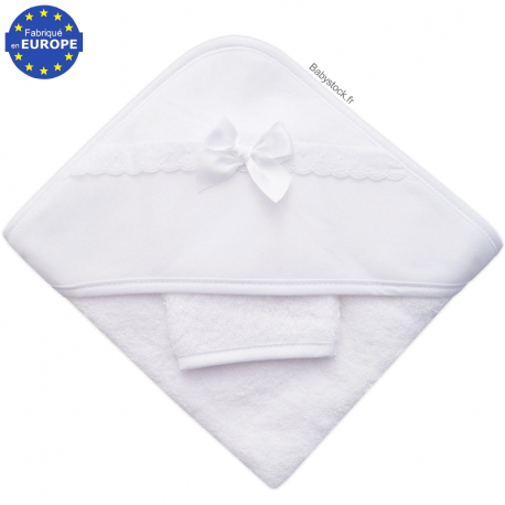 Sortie de bain bébé en éponge avec dentelle et nœud satin blanc