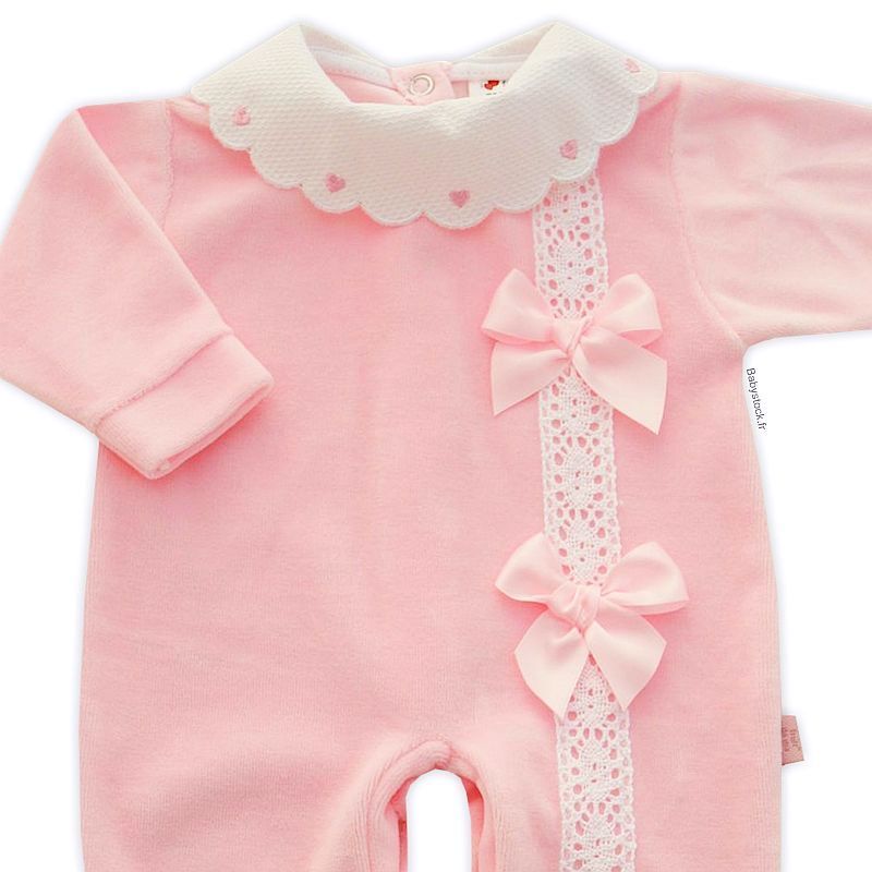 Pyjama bébé fille à collerette en velours rose avec dentelle et nœuds satin  fabriqué en Europe Portugal