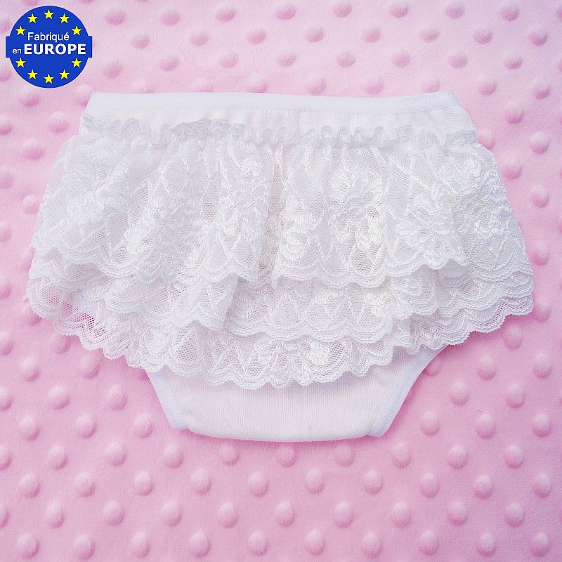 Culotte cache couche pour bebe fille avec 3 grands volants en dentelle