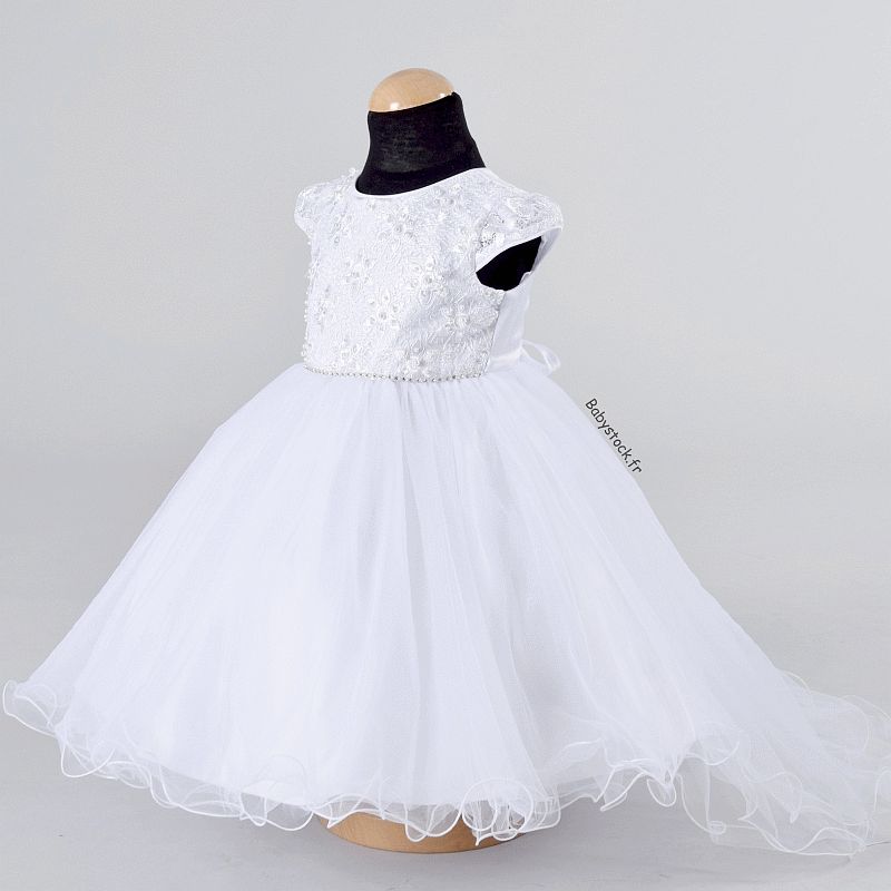 Robe de baptême bébé fille blanche brodé fleurs et perles avec traîne en  voile Alba