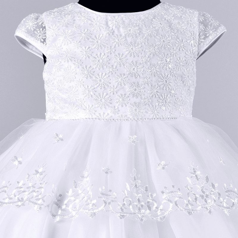 Robe de baptême bébé fille blanche brodé fleurs et perles avec traîne en  voile Alba