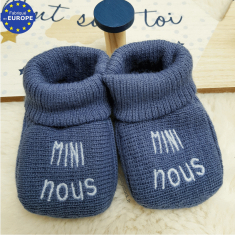 Chaussons bébé garçon en maille tricot bleu brodé Mini nous