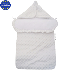 Nid d'ange bébé spécial siège auto en minky et fourrure blanc