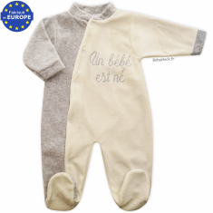 Pyjama mixte en velours crème / gris brodé Un Bébé est né