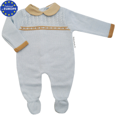 Combinaison bébé garçon en maille bleu layette et col piqué beige