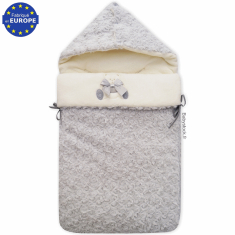 Nid d'ange siège auto en fausse fourrure gris crème brodé Ourson