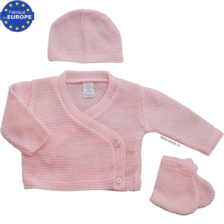 Ensemble brassi&egrave;re, bonnet + chaussons en maille rose layette