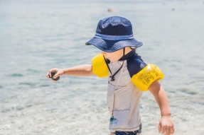 Comment assurer la sécurité d’un enfant autour d’une piscine ?